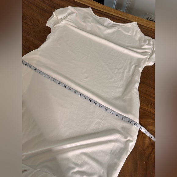 Elegant White Off-Shoulder Dress - Picture 13 of 16